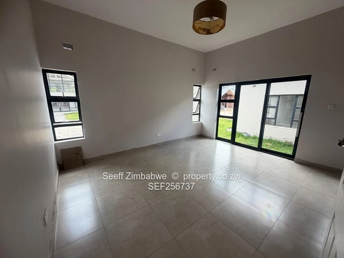 Spacious 3-Bed Face-Brick Home in Secure Hatfield Complex – $800/pm