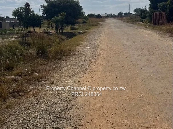 300m² Nyabira Stand with easy gravel road access