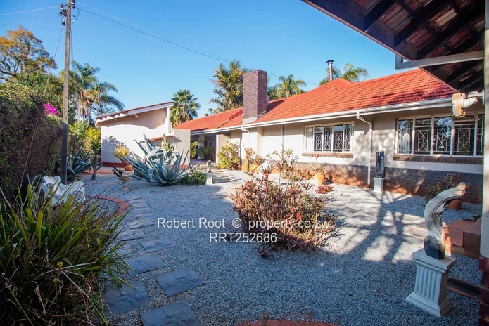 Prestigious Highlands Address-Spacious Family Home