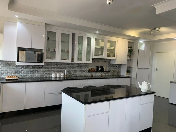 5 Bedroom House