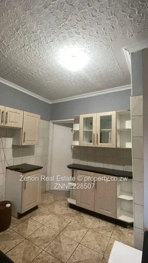 3beds neat house in Crowborough ,400/month immediate occupation (Sole Mandate)