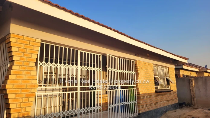 Gated 3-Bed House in Fidelity, Harare South — En-suite