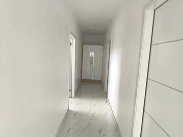 3 Bedroom Flat & Apartment