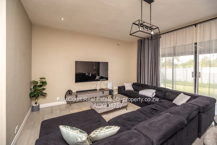 Modern And Spacious Cluster Home in Prime Greendale!