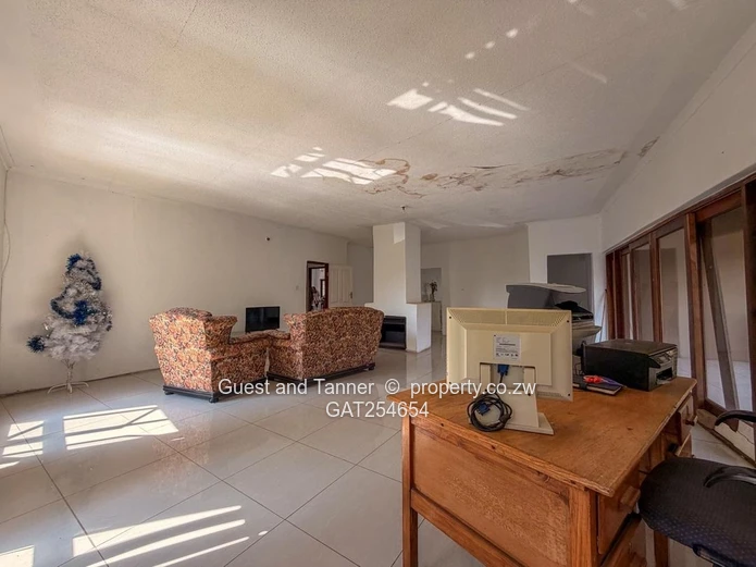 6-Bedroom Home in Borrowdale Brooke For sale 