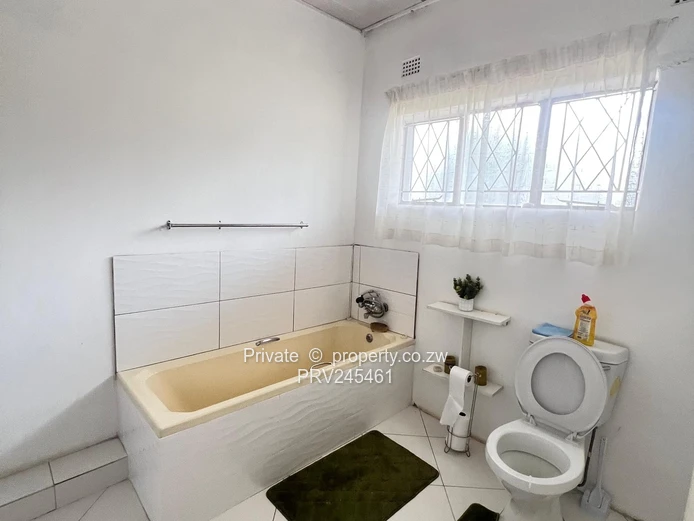 Charming 3-Bedroom Home with Beautiful Garden – Marlborough, Close to Old Mazoe Rd