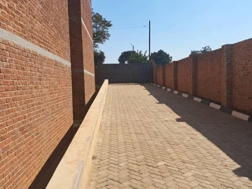 2 Bedroom Flat & Apartment