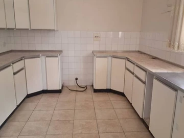 3 Bedroom Flat & Apartment