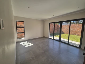 3 Bedroom Flat & Apartment