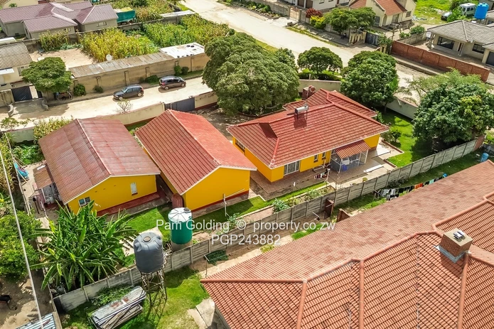 Family Home with Cottage (Sole Mandate)