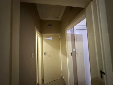 2 Bedroom Flat & Apartment