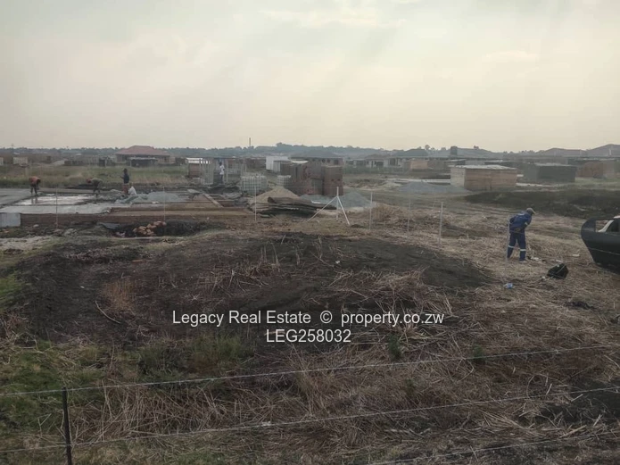 400 m² Partly-Fenced Stand in Glaudina — Serviced