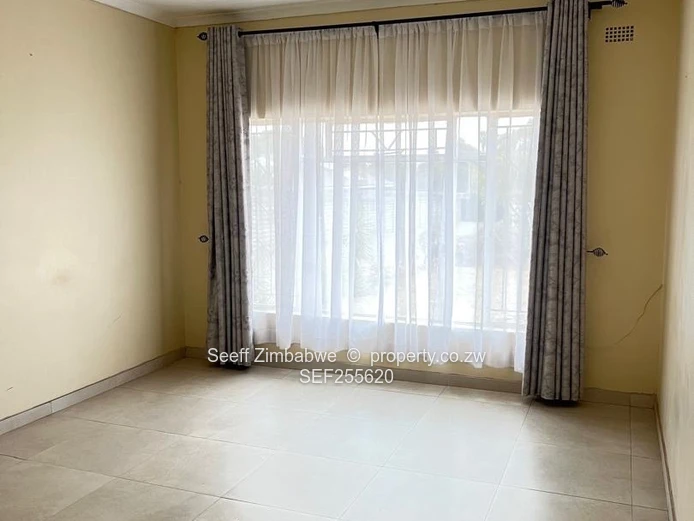 3-Bed cluster unit along Coronation on 871sqm 