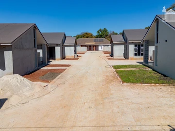 3 Bedroom Flat & Apartment
