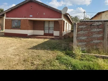 Chinhoyi chikonohono house for sale