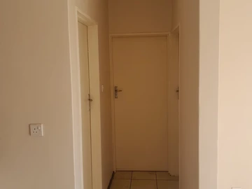2 Bedroom Flat & Apartment