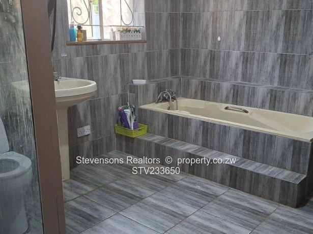 Emerald Hill 4BR Family Home — Solar, Borehole, Large Garden