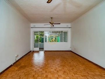 2 Bedroom Flat & Apartment