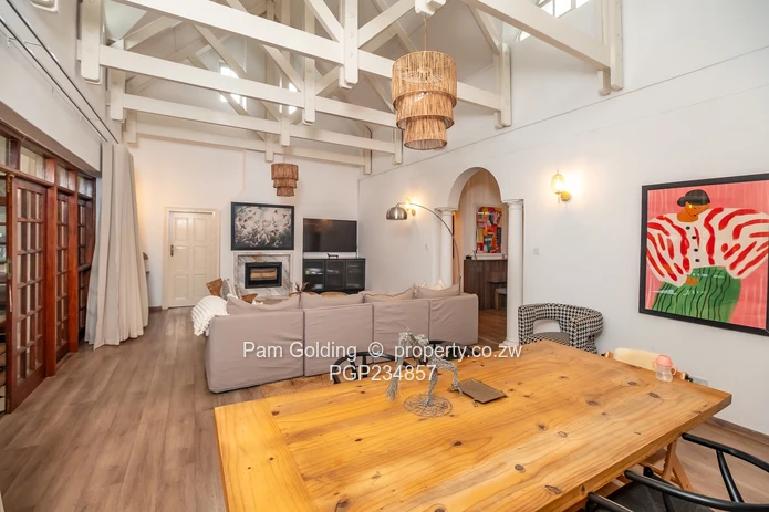 Modern 3-Bedroom Townhouse in Sought-After Greenhithe Mews (Sole Mandate)