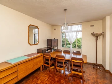 3 Bedroom Flat & Apartment