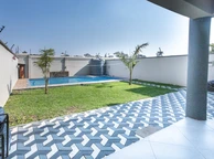 Modern, Upmarket Townhouse For Sale.