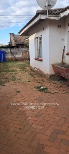 Bloomingdale 4-Bed House — Fitted Kitchen, Yard & Verandah