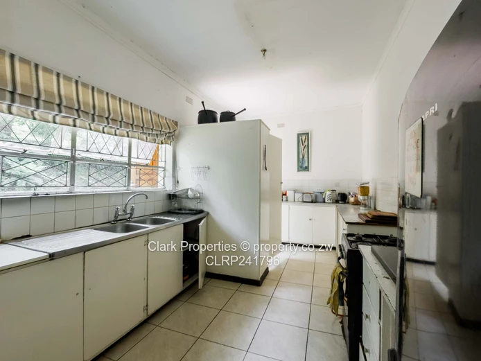 4 Bed House In Greystone Park With Good Size Land