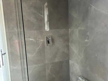 3 Bedroom Flat & Apartment