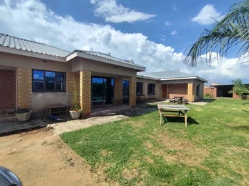 9 Bedroom House
