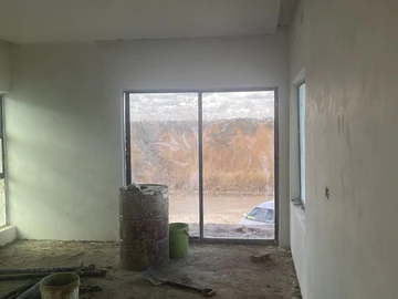 4 Bedroom Flat & Apartment