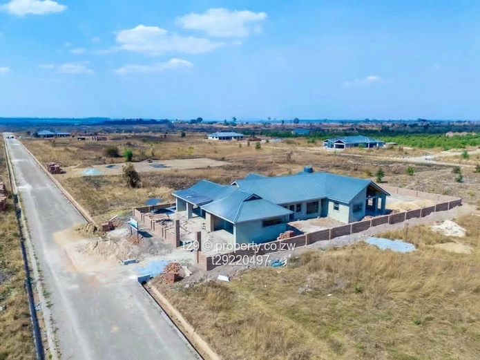 Nyabira low density Paarl luna estate stands for sale (Sole Mandate)