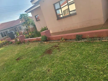 2 Bedroom Flat & Apartment