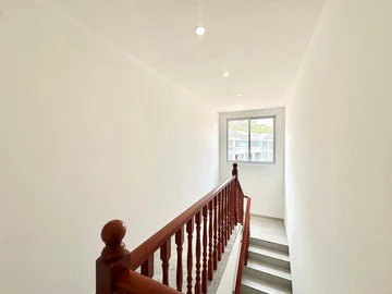 3 Bedroom Flat & Apartment