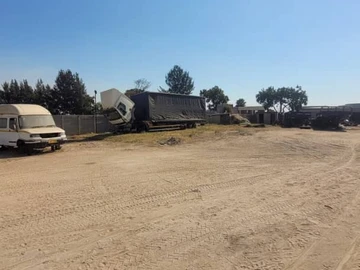 Commercial & Industrial Land