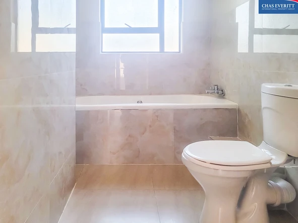 4 Bedroom Flat & Apartment
