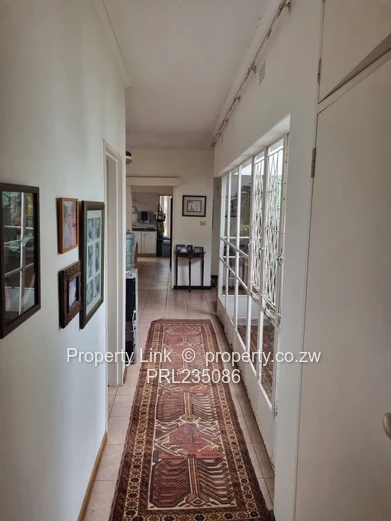 Home With Views, Pool & Self-Contained Cottage!