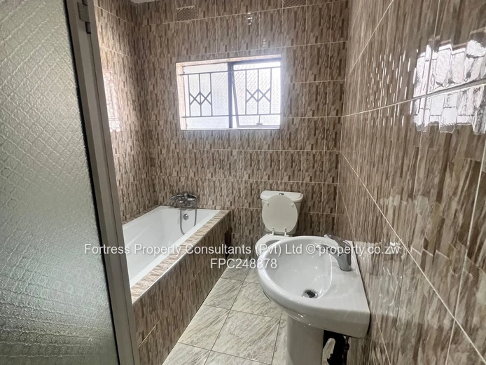 Emerald Hill: 3-Bed Tiled Home w/Solar, Water Tank