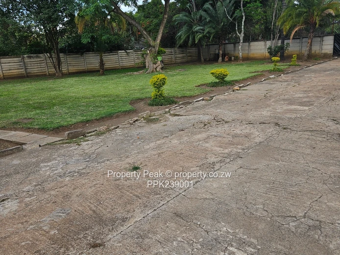 Solid House In Mt Pleasant For Rent Good Location Close To Groombridge Shopping Centre. (Sole Mandate)