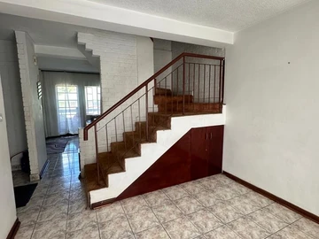 2 Bedroom Flat & Apartment