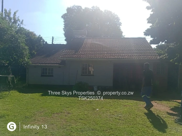 Eastlea House For Sale Close To Robert Mugabe