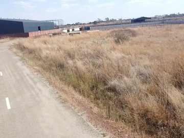 Commercial & Industrial Land