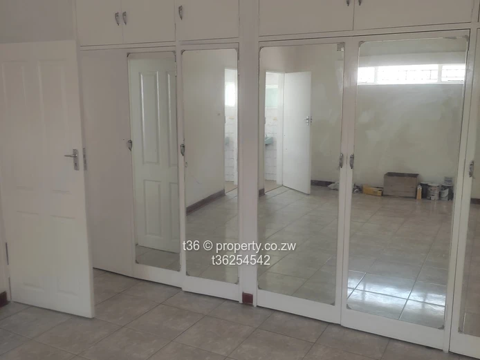 Family house suitable for deplomates 