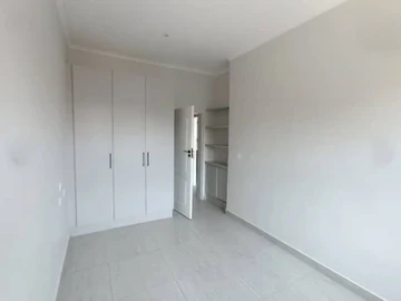 2 Bedroom Flat & Apartment