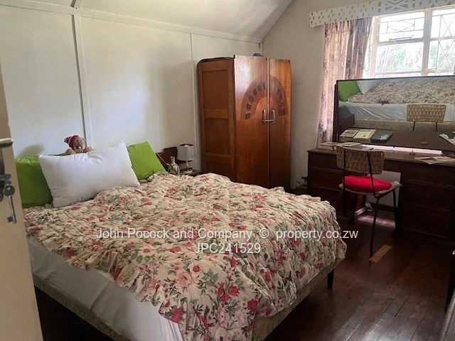 New on the Market 2,7 acres and spacious home