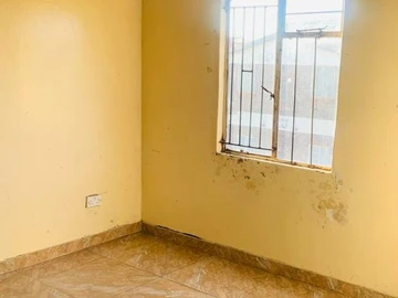 2 Bedroom Flat & Apartment