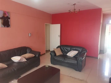 2 Bedroom Flat & Apartment