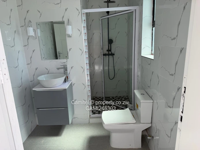 Spacious 4-Bed Arlington House w/ Borehole & Modern Kitchen