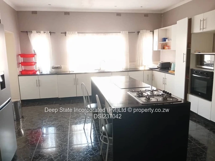 Borrowdale Pomona house for sale .