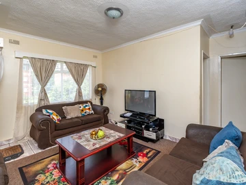 3 Bedroom Flat & Apartment