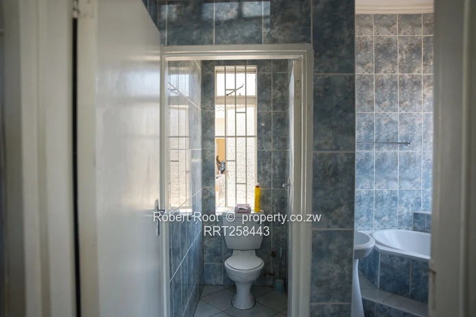 Spacious 5-Bed Westgate Home with Borehole & Large Bedrooms